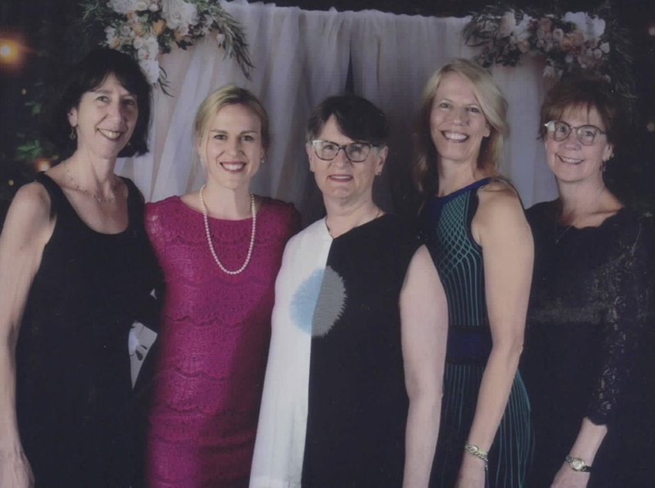 giving2grow throws a mom prom